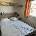 De L'arnel Kamp alanı *