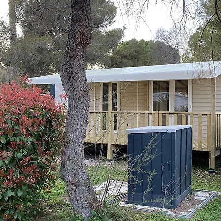 De L'arnel Camping *