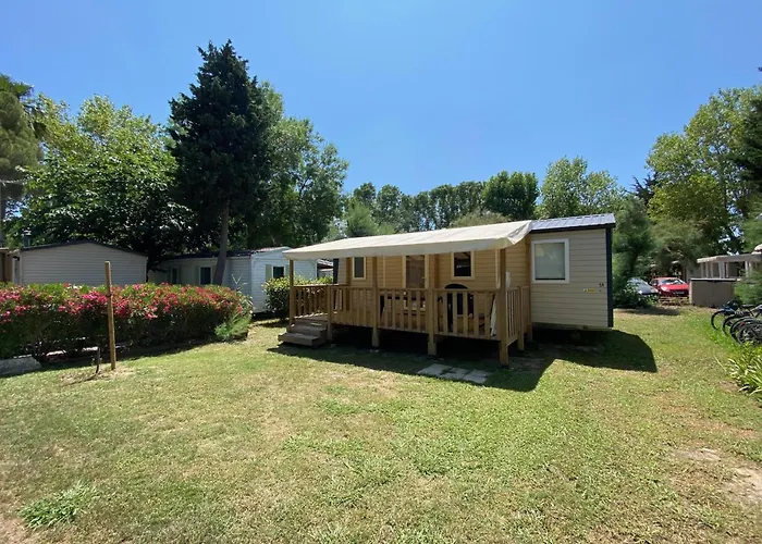 De L'arnel Kemping *