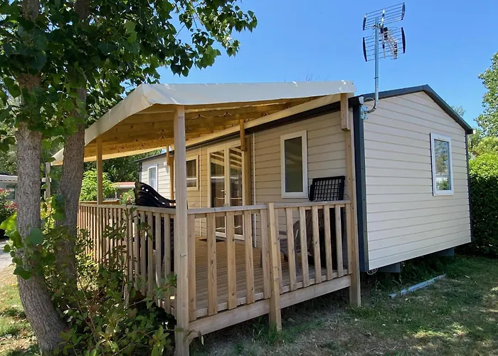 De L'arnel Kemping *